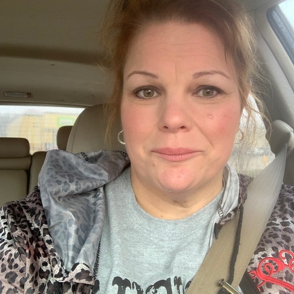 Meet your Posher, Brandy - Picture 2 of 2